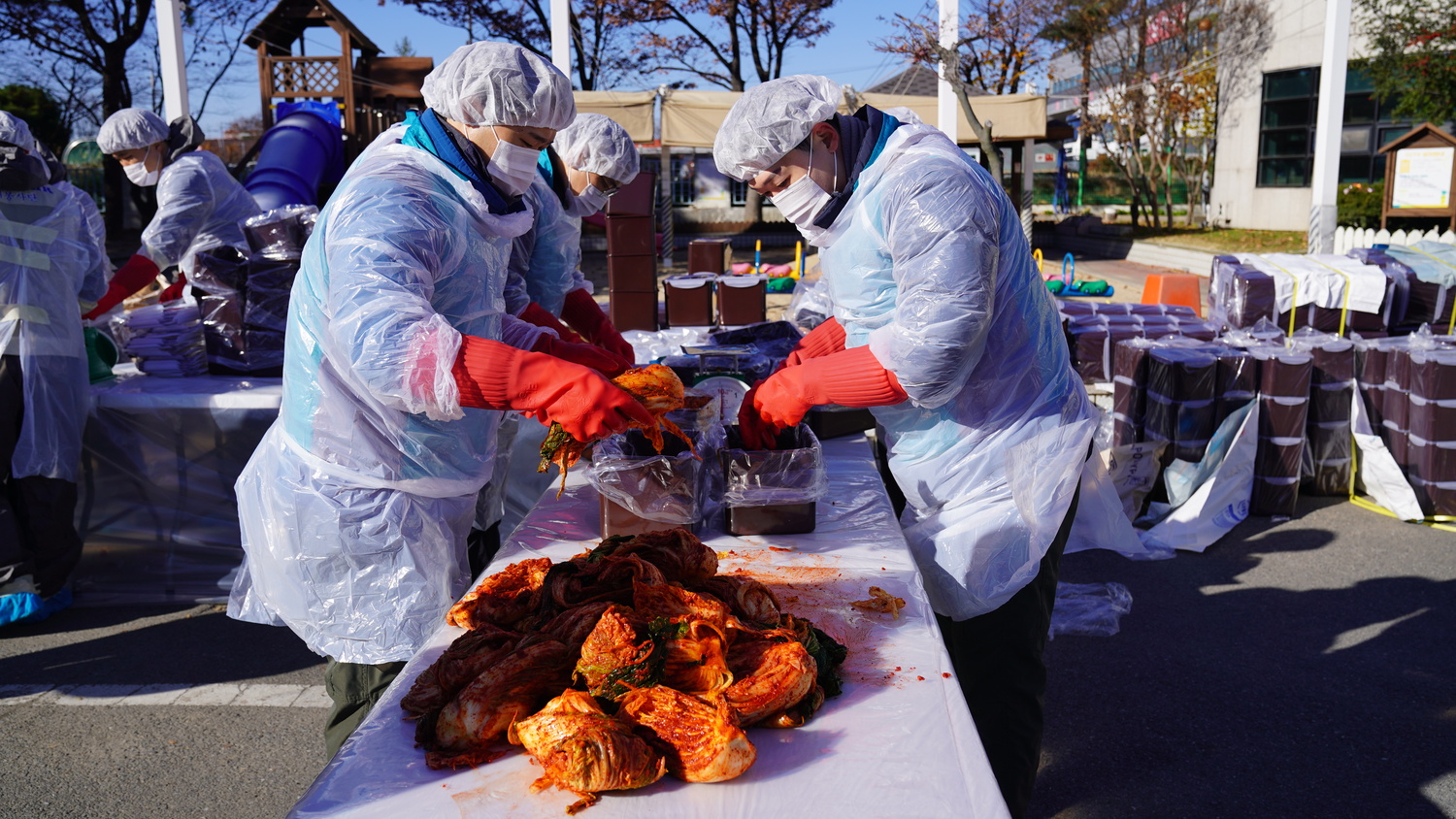 손끝에 담긴 온정, 2025년 사랑의 김장나누기 