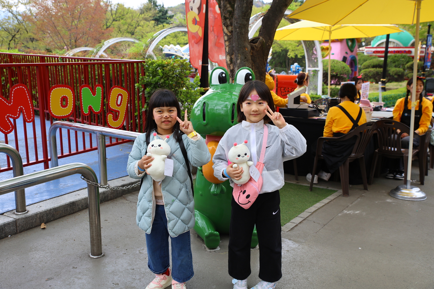 자원봉사자와 함께하는 대구 이월드 체험활동~!