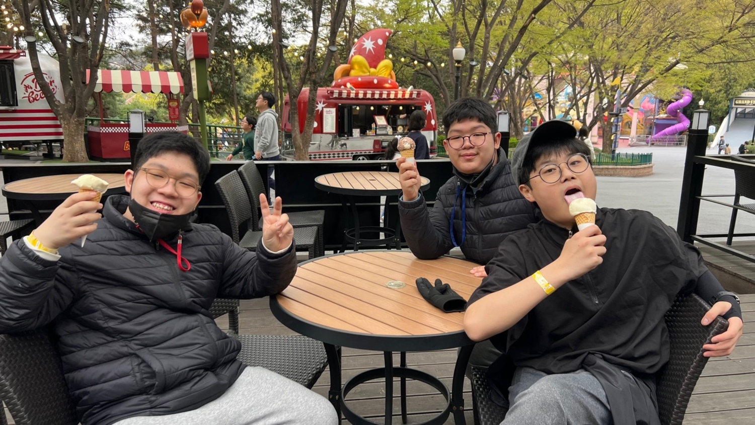 자원봉사자와 함께하는 대구 이월드 체험활동~!